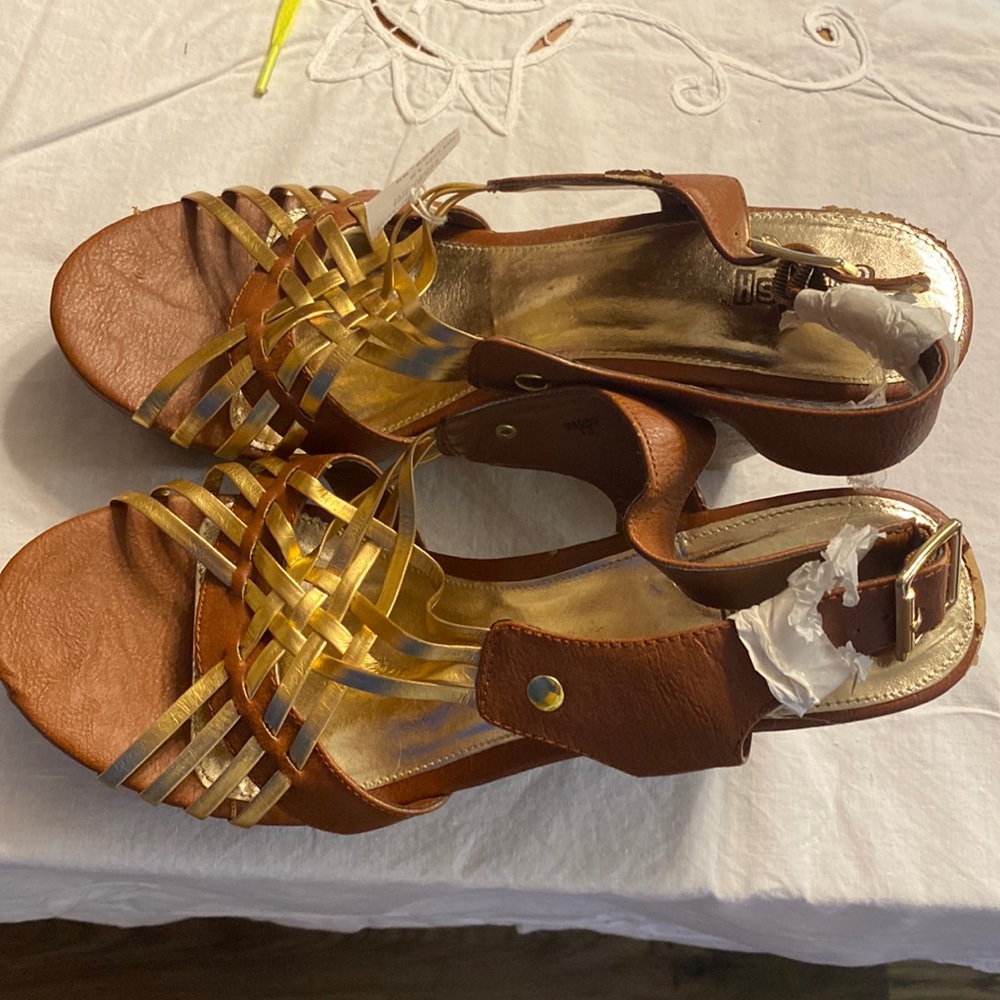 Brash brand wedges size 12